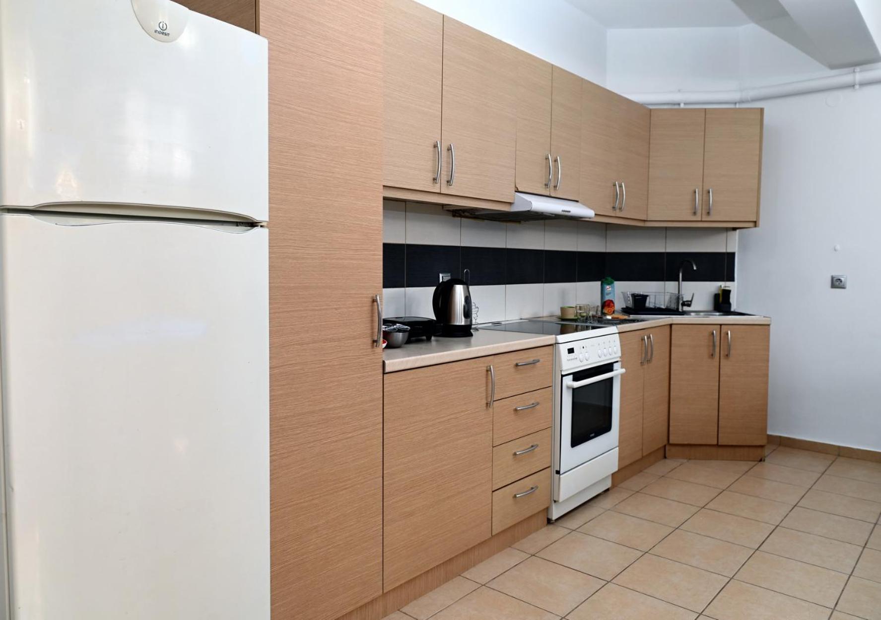 Oasis Lower Ground Floor Apartment 阿尔戈斯 外观 照片