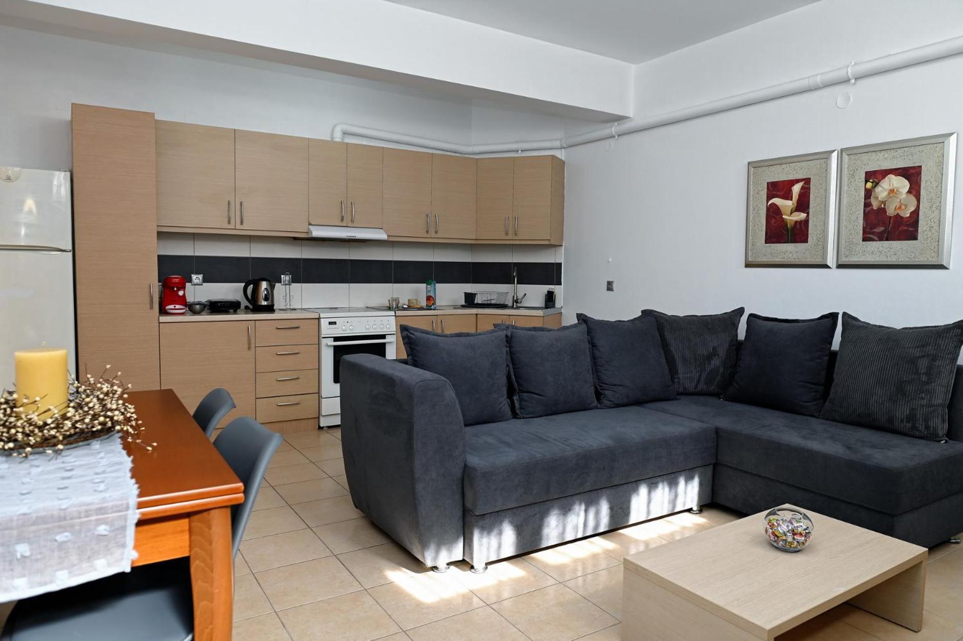 Oasis Lower Ground Floor Apartment 阿尔戈斯 外观 照片